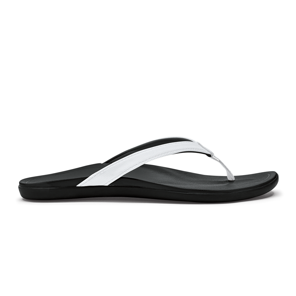 OluKai 20294 Ho'Opio Sandals for Women - White/Onyx